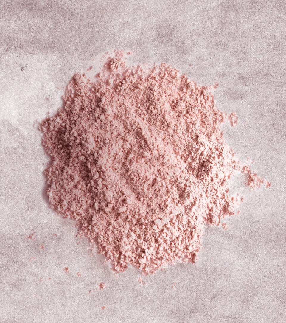 毛穴より小さい粒子で汚れを吸着マテラクレイ